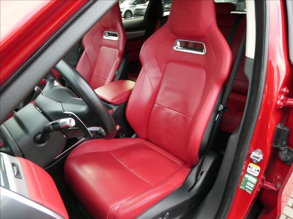 2022 Jaguar F-PACE - 25