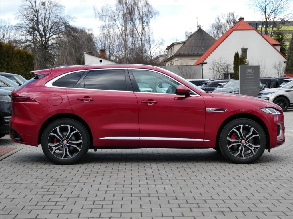 2022 Jaguar F-PACE - 11