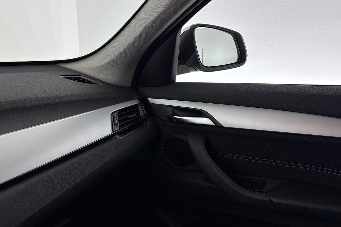 2020 BMW X1 - 16