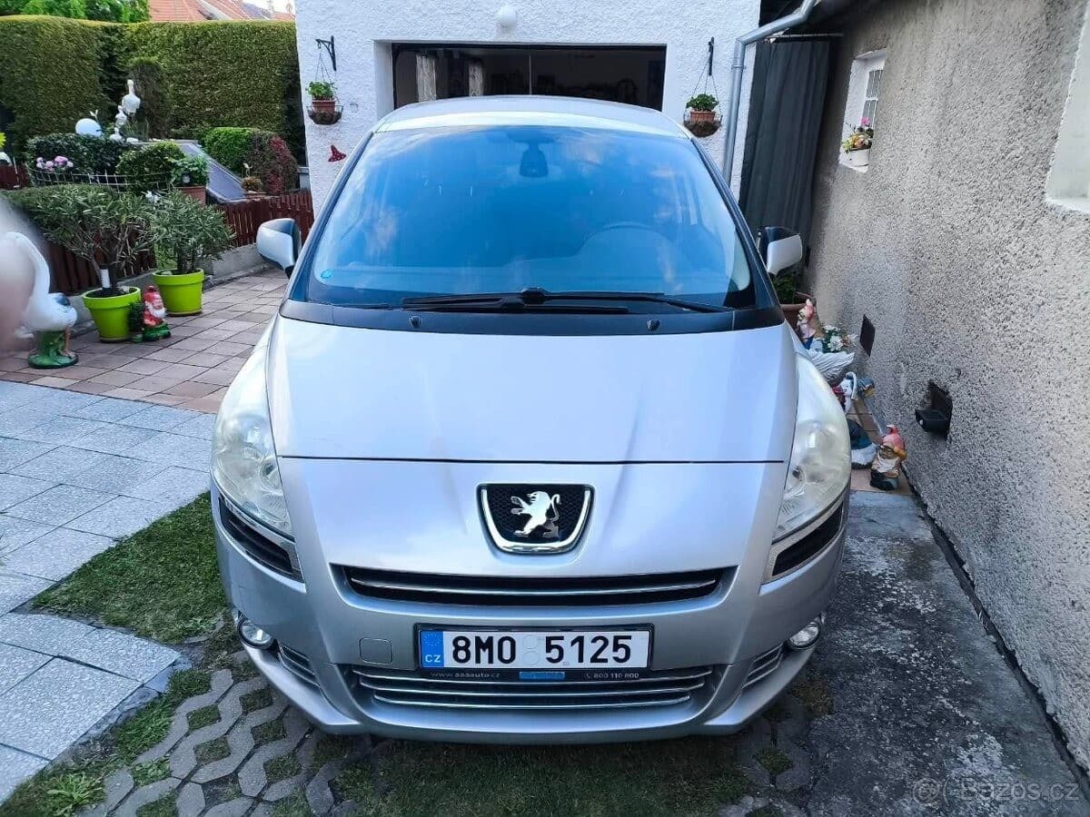 2010 Peugeot 5008