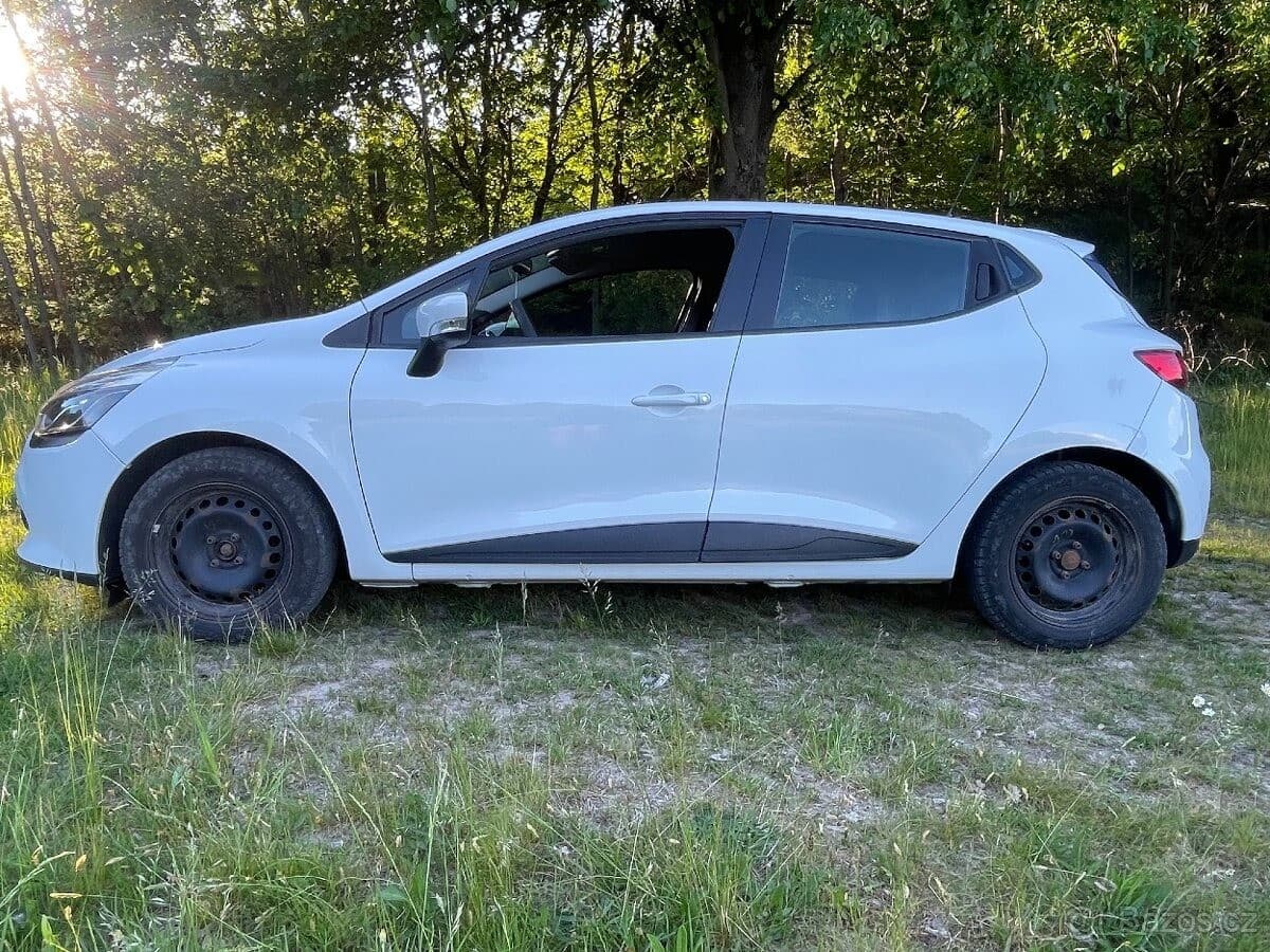 2015 Renault CLIO - 12
