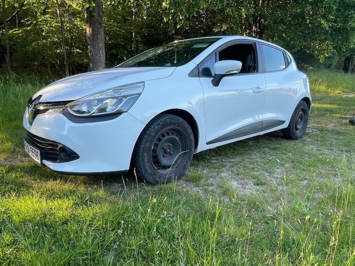 2015 Renault CLIO - 13