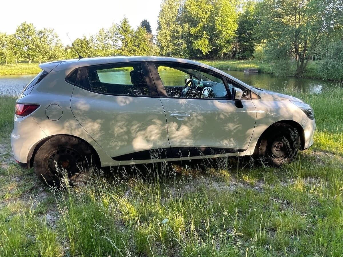 2015 Renault CLIO - 7