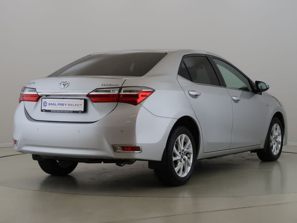 2017 Toyota COROLLA - 5