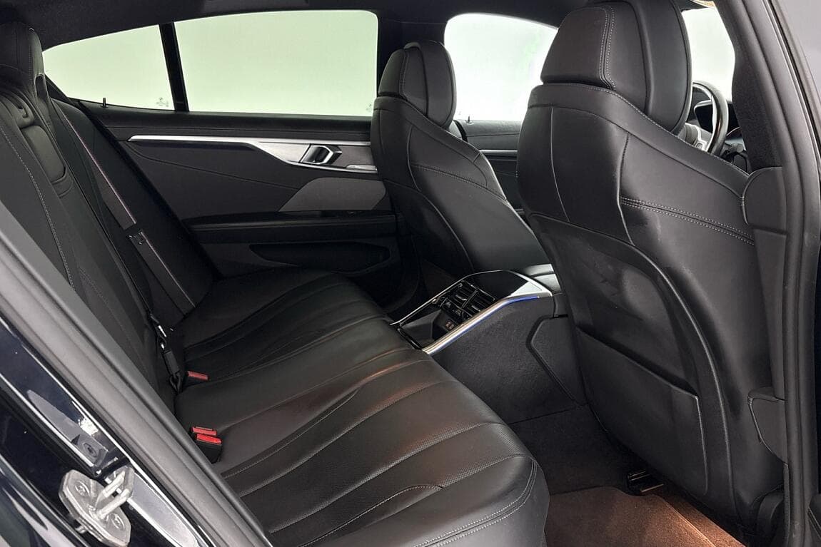 2022 BMW 8-SERIES - 21