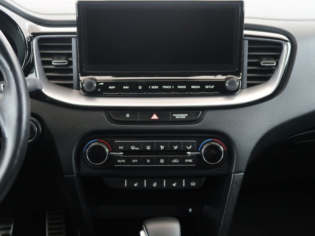 2022 Kia XCEED - 33