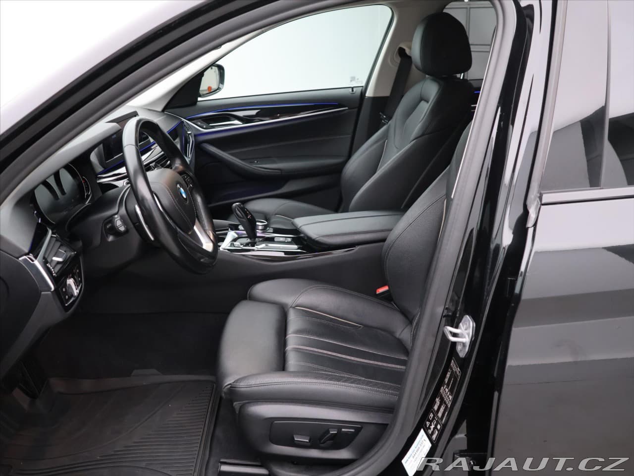2019 BMW 5-SERIES - 11