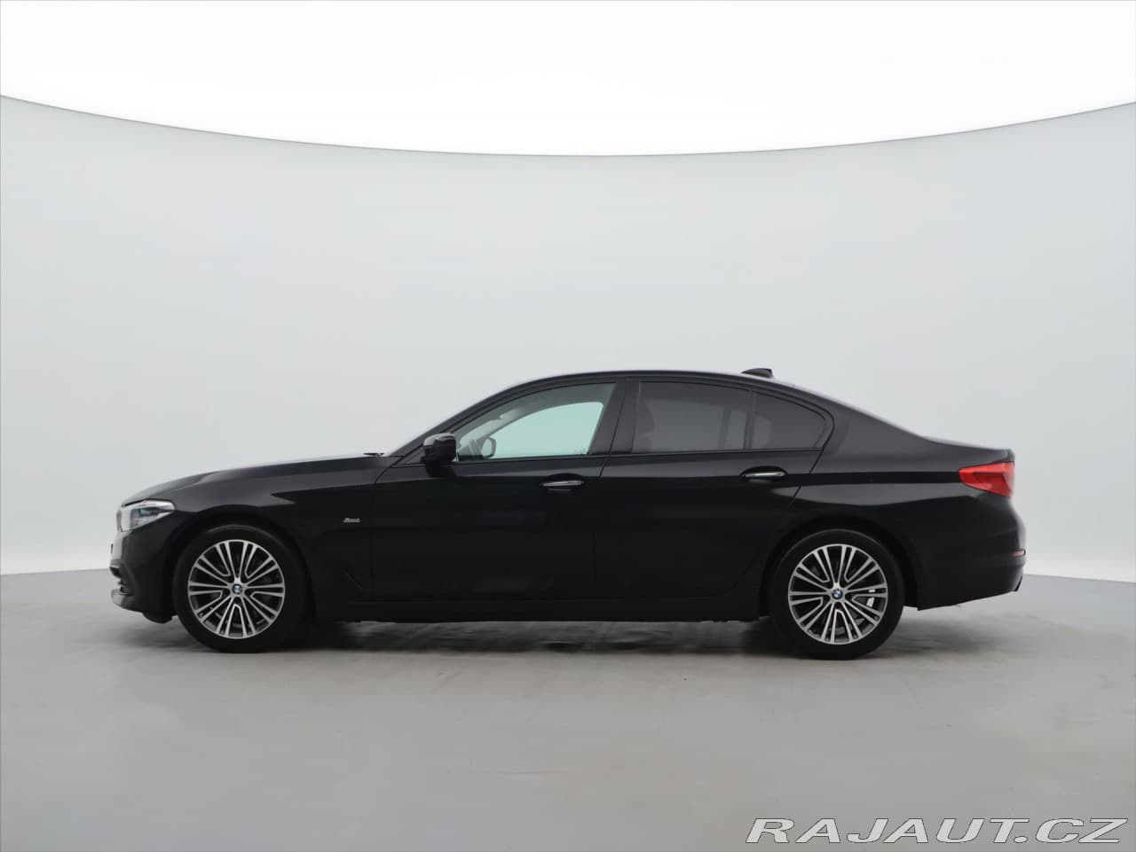 2019 BMW 5-SERIES - 4