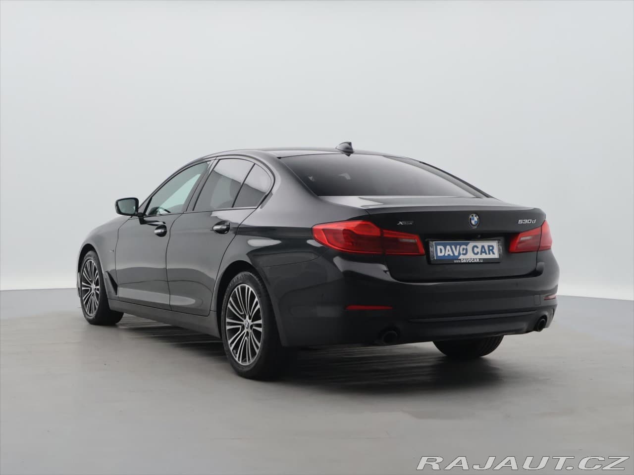 2019 BMW 5-SERIES - 5
