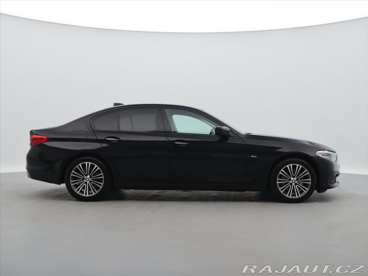 2019 BMW 5-SERIES - 8