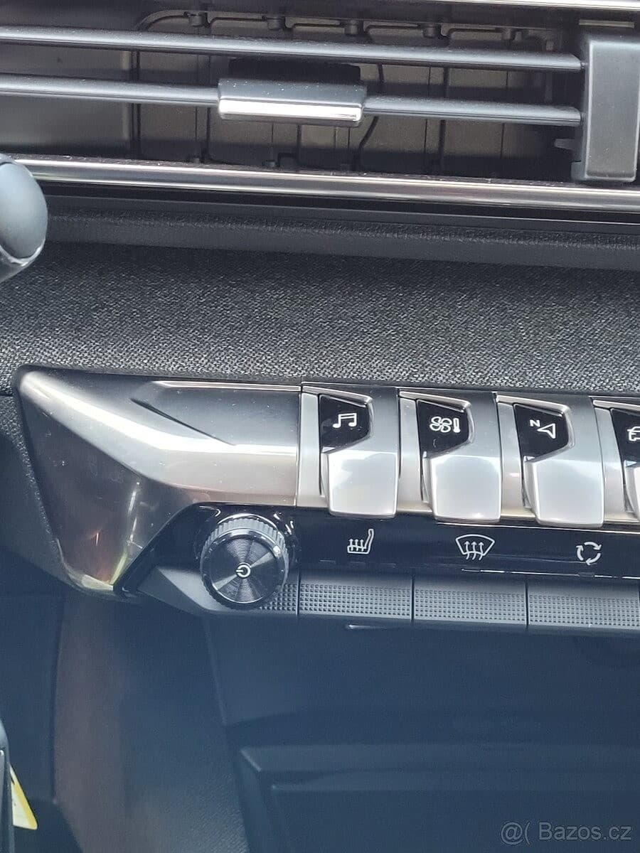 2019 Peugeot 3008 - 21