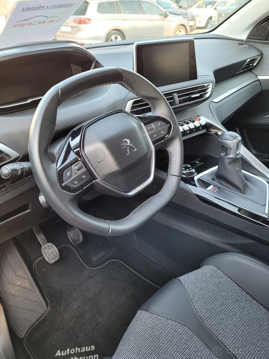 2019 Peugeot 3008 - 11