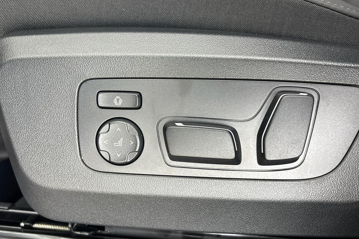 2025 BMW X3 - 37