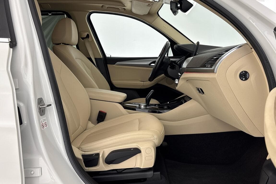 2021 BMW X3 - 23
