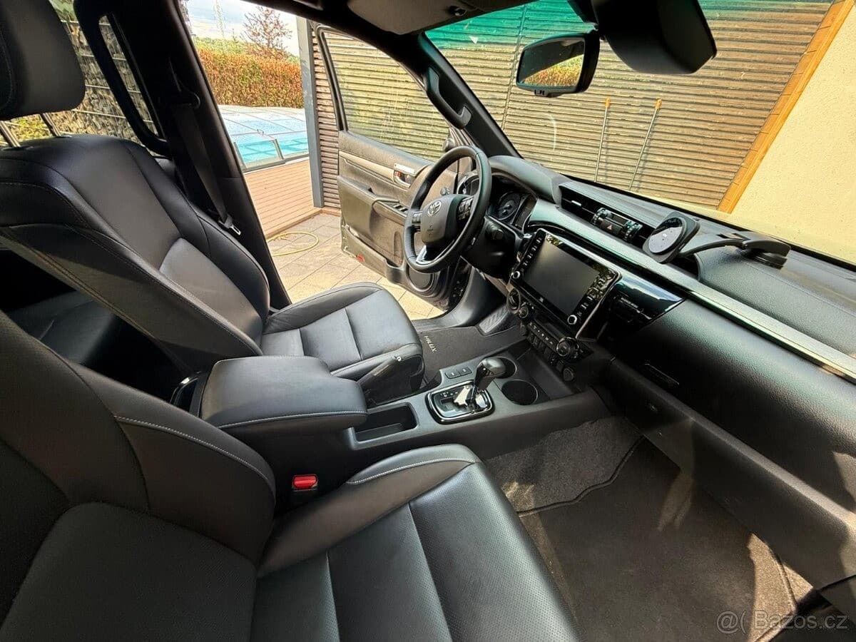 2023 Toyota HILUX - 13