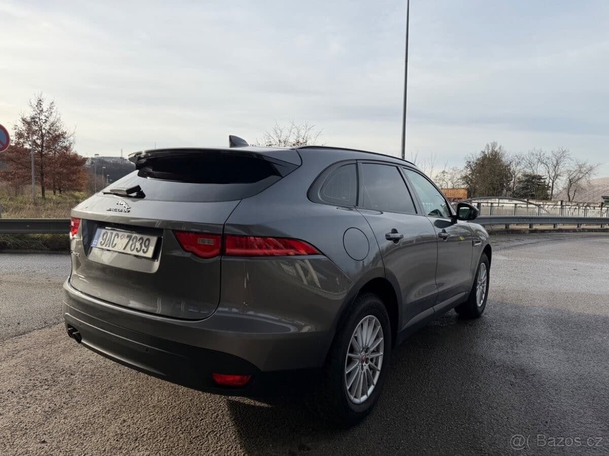 2017 Jaguar F-PACE - 7