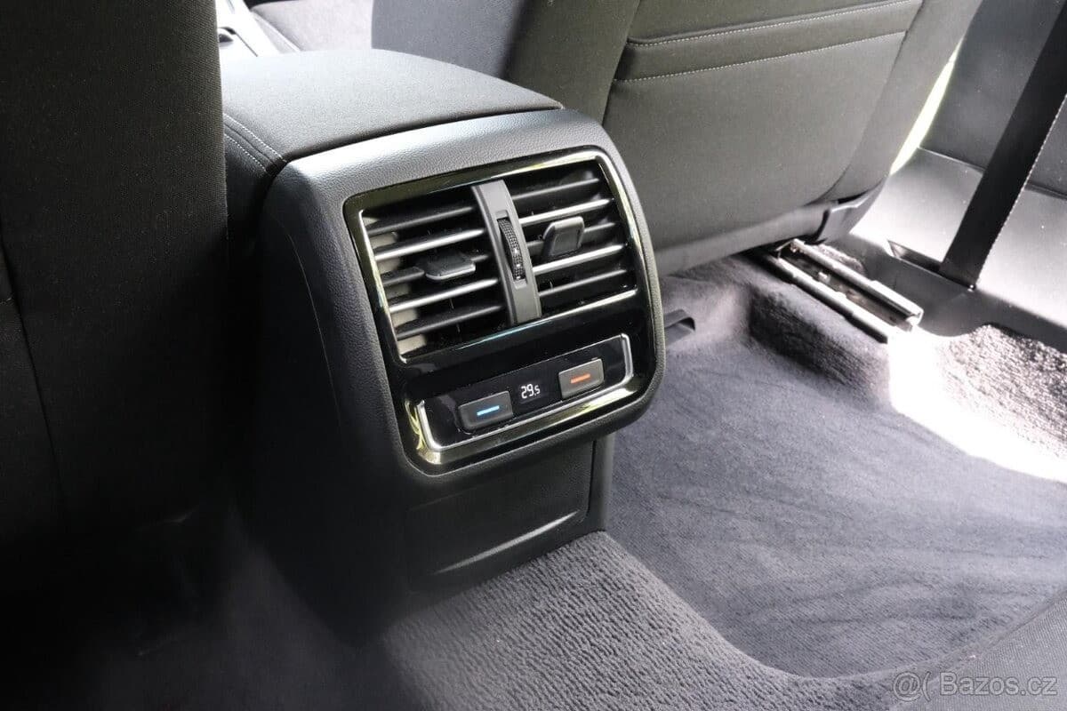 2015 Volkswagen PASSAT - 21