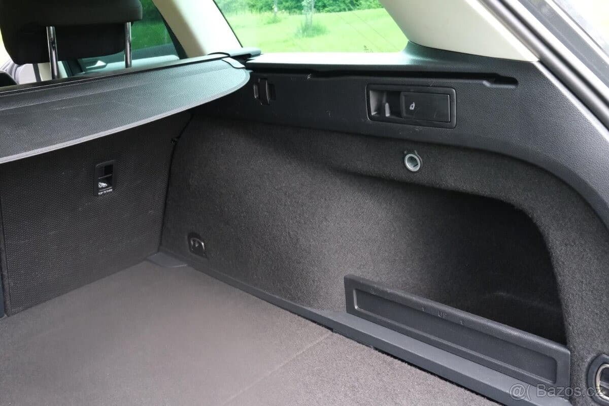 2015 Volkswagen PASSAT - 25