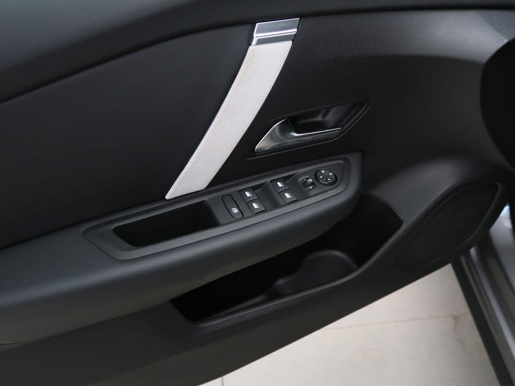 2025 Citroen C4 - 23