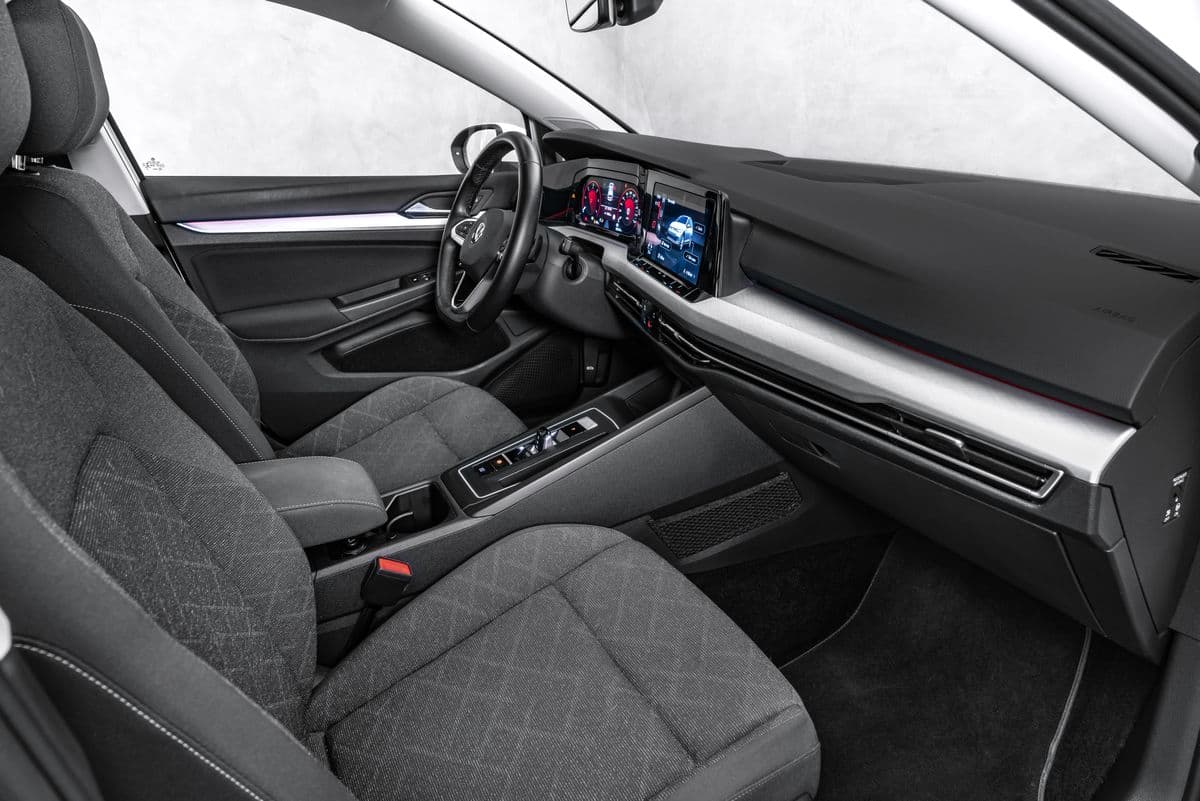 2021 Volkswagen GOLF - 21