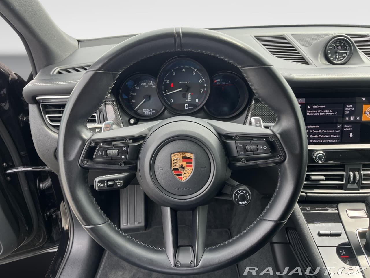 2022 Porsche MACAN - 17