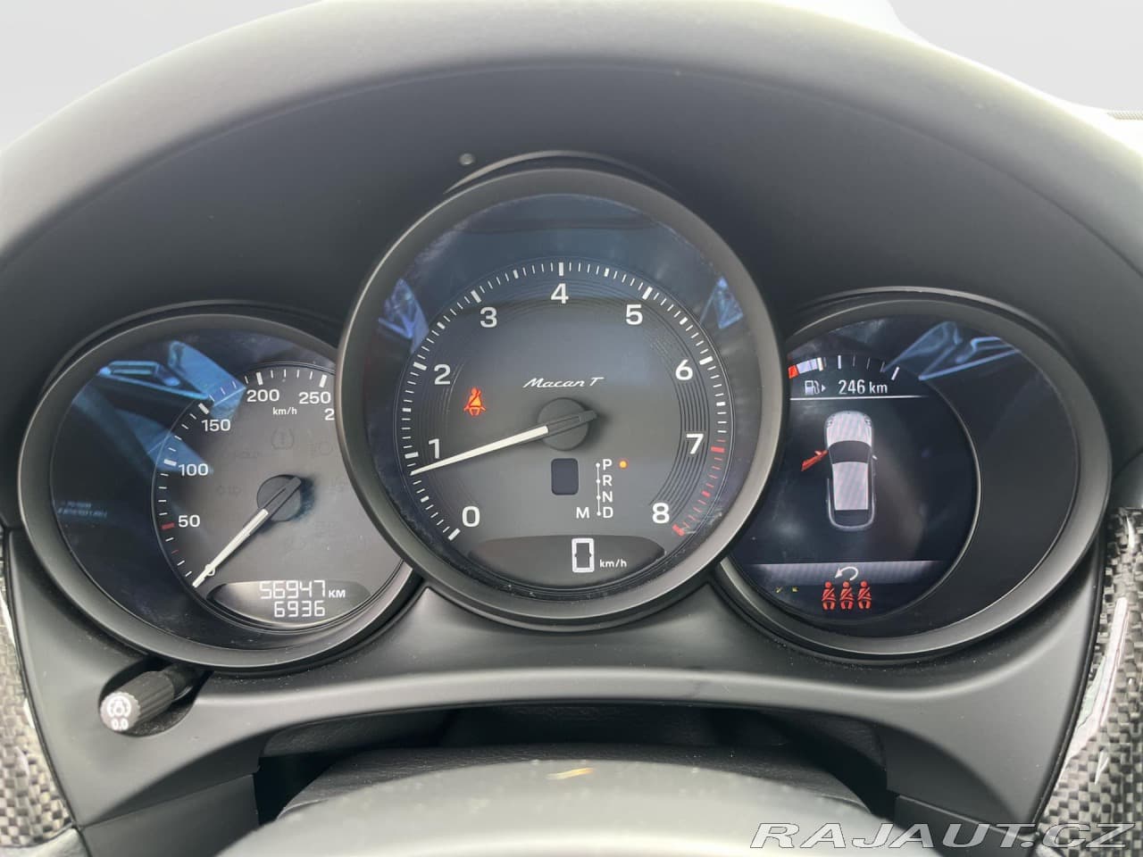 2022 Porsche MACAN - 18