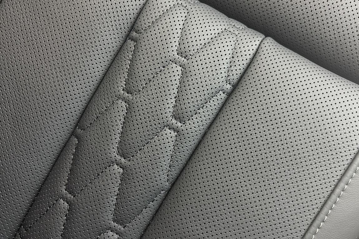 2025 BMW X7 - 25