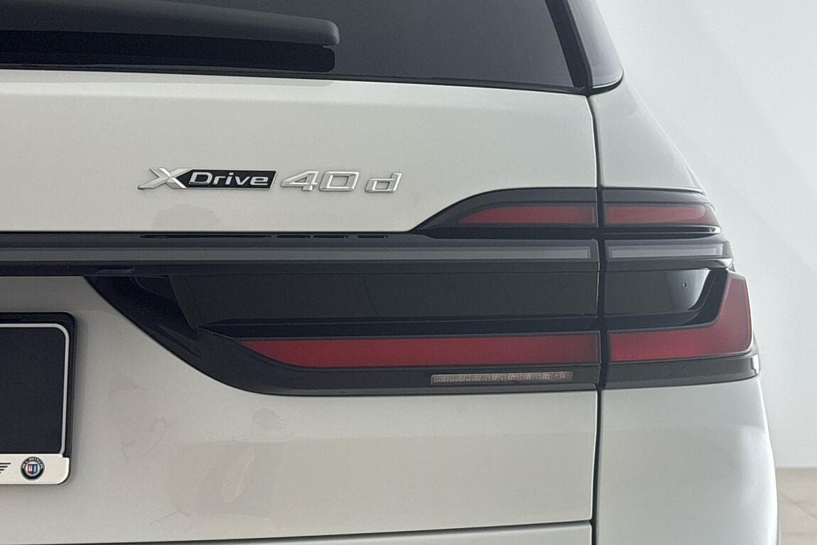 2025 BMW X7 - 7