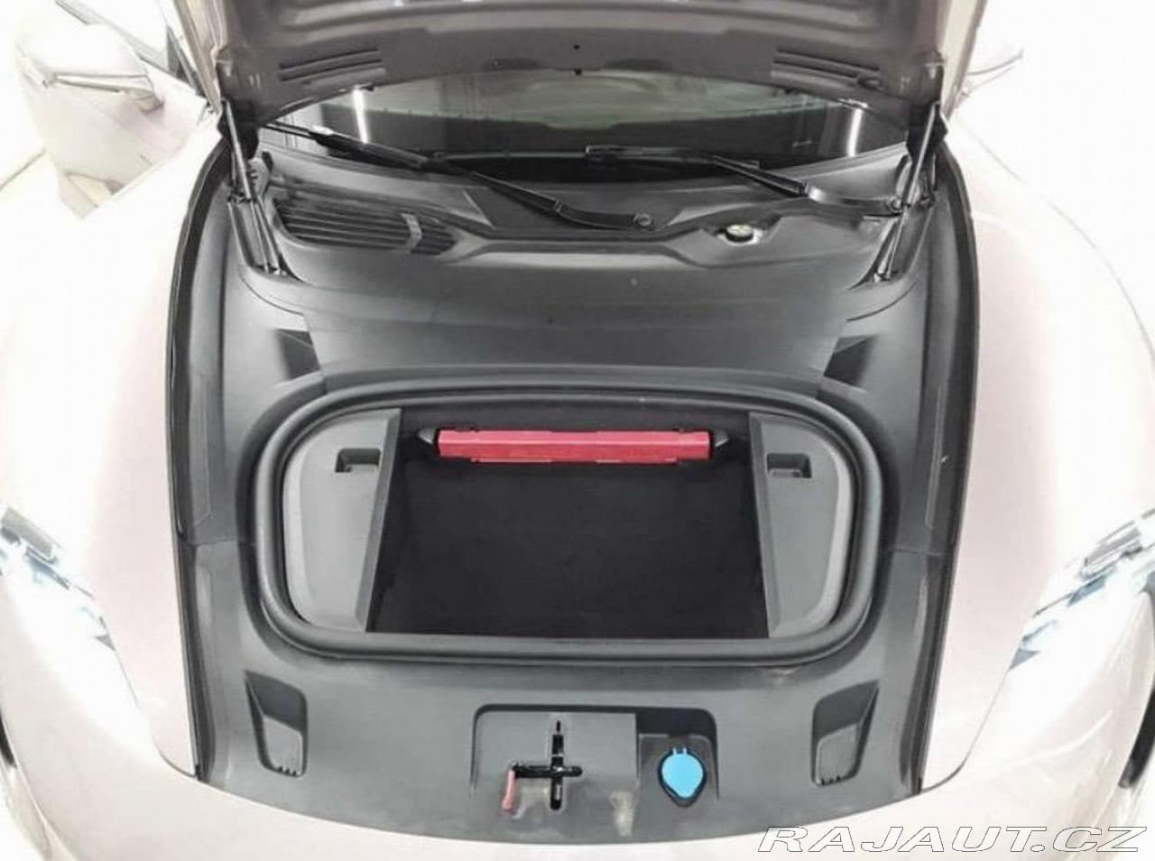 2024 Porsche TAYCAN - 29