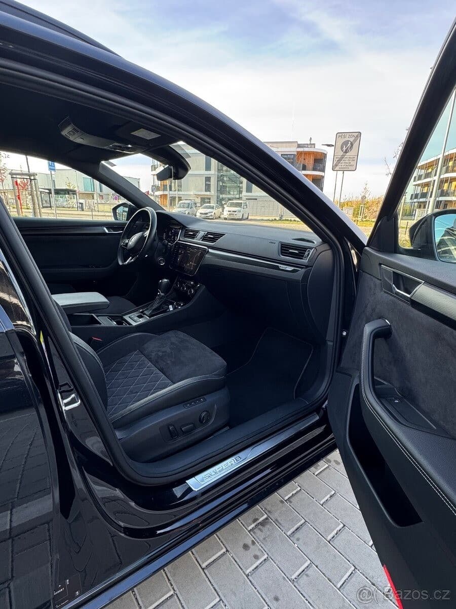 2022 Škoda SUPERB - 11