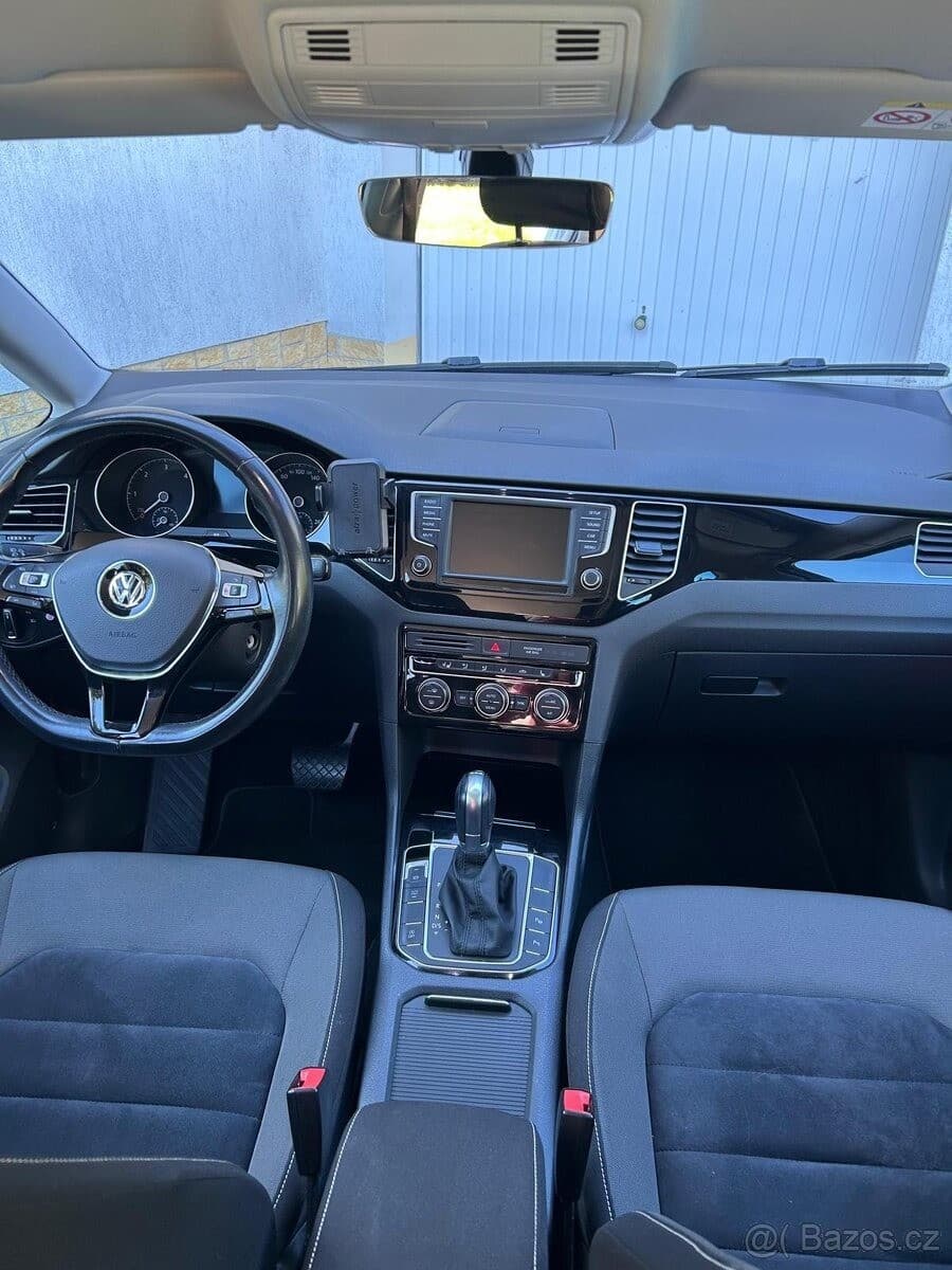 Volkswagen GOLF - 10