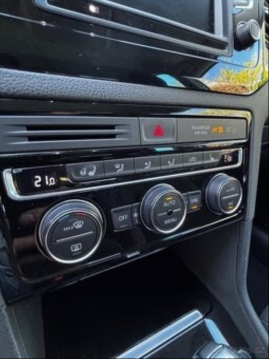 Volkswagen GOLF - 4