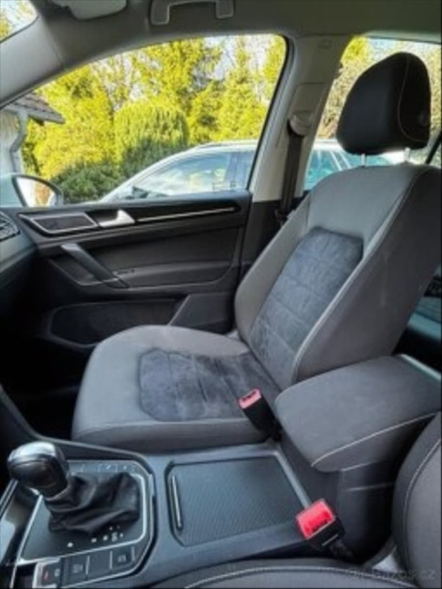 Volkswagen GOLF - 5