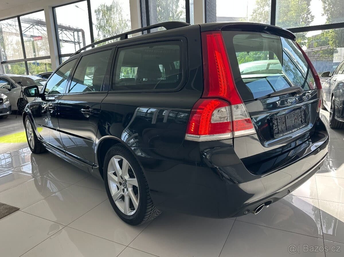 2015 Volvo V70 - 10