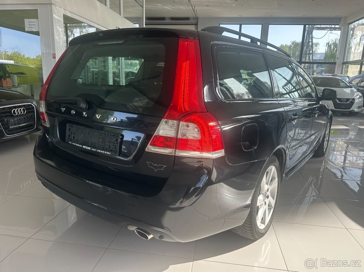 2015 Volvo V70 - 13