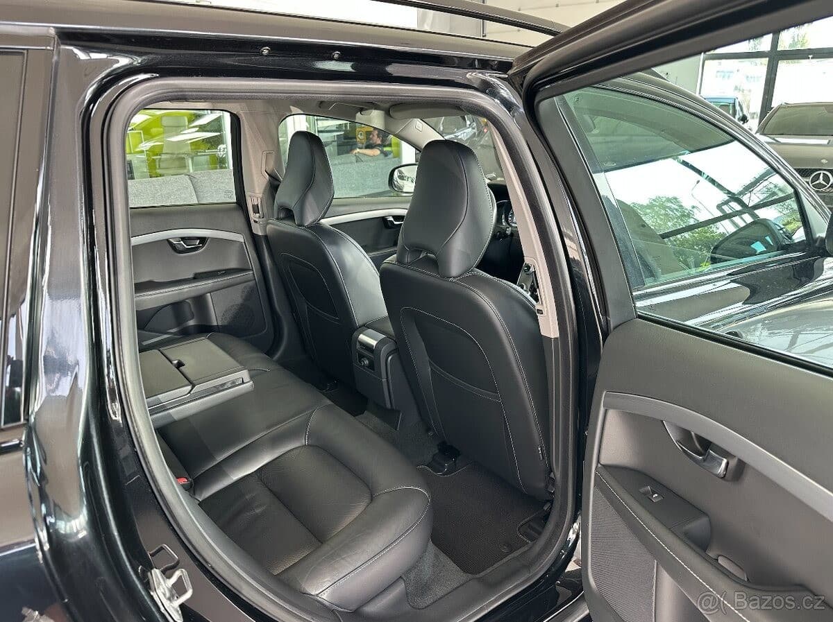 2015 Volvo V70 - 15