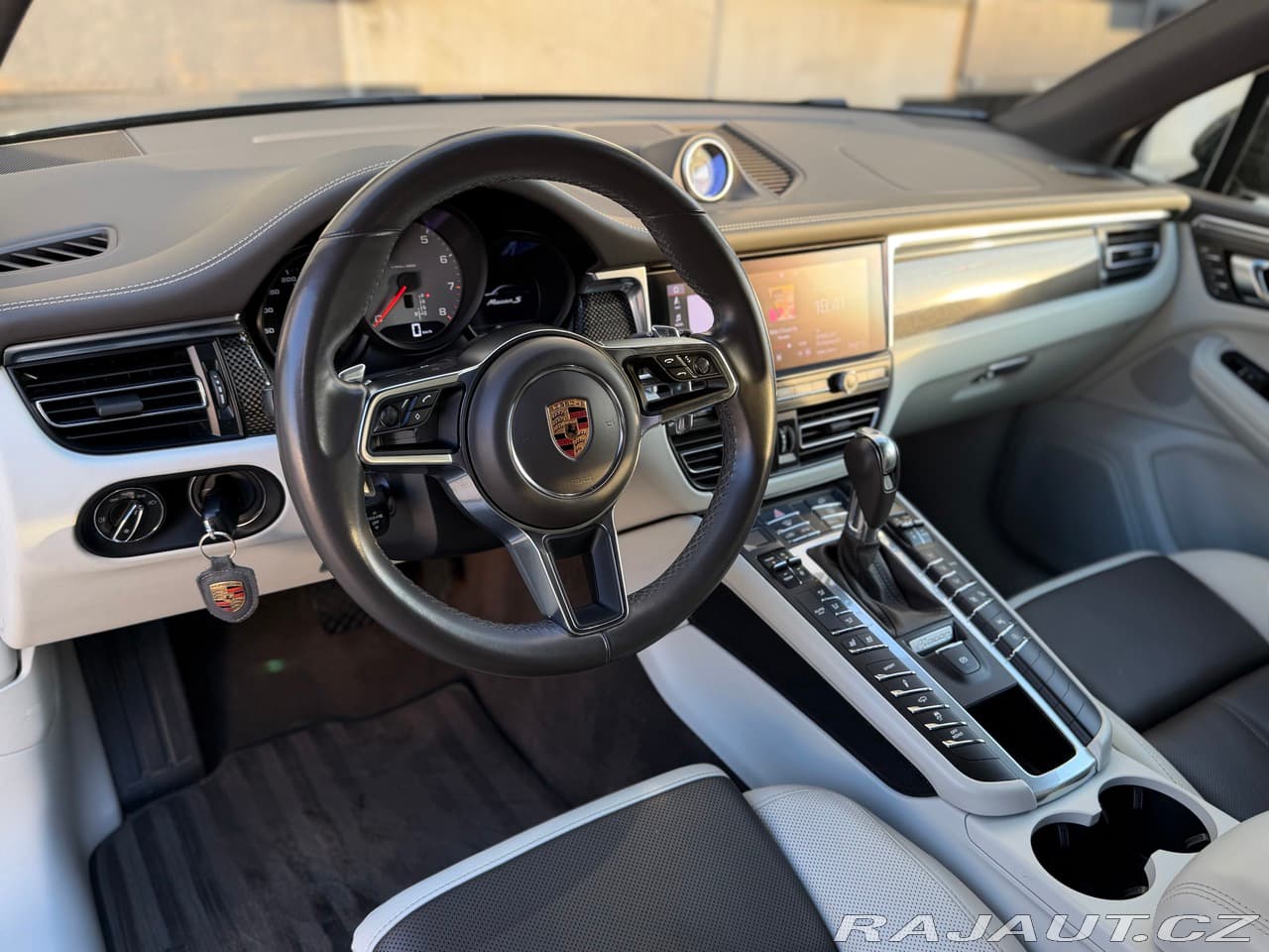 2019 Porsche MACAN - 13
