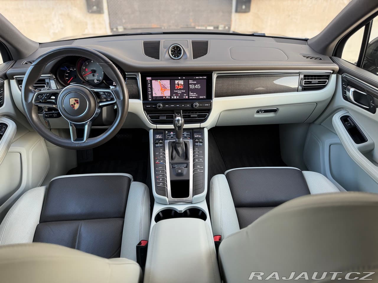 2019 Porsche MACAN - 14