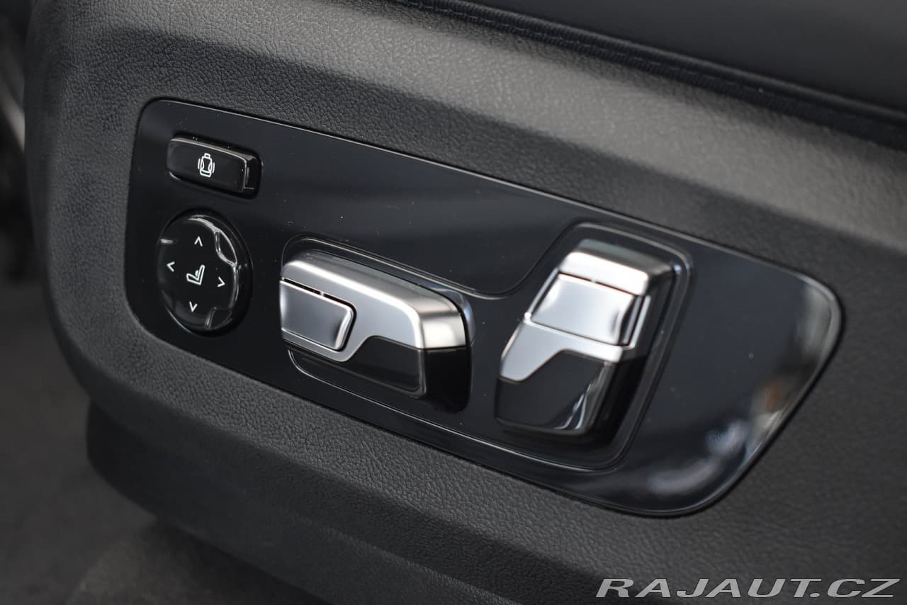2025 BMW X7 - 13