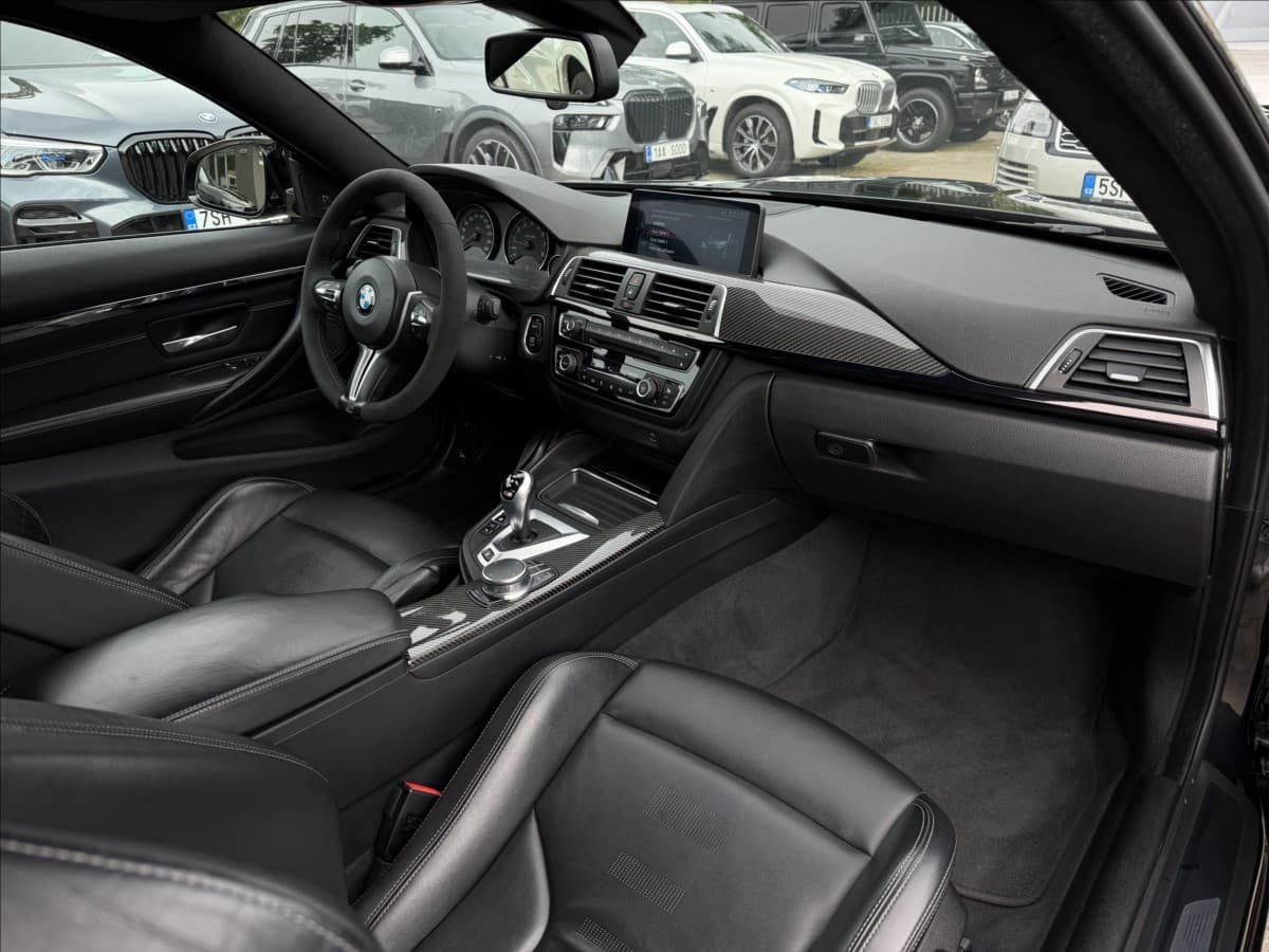 2017 BMW M4 - 10