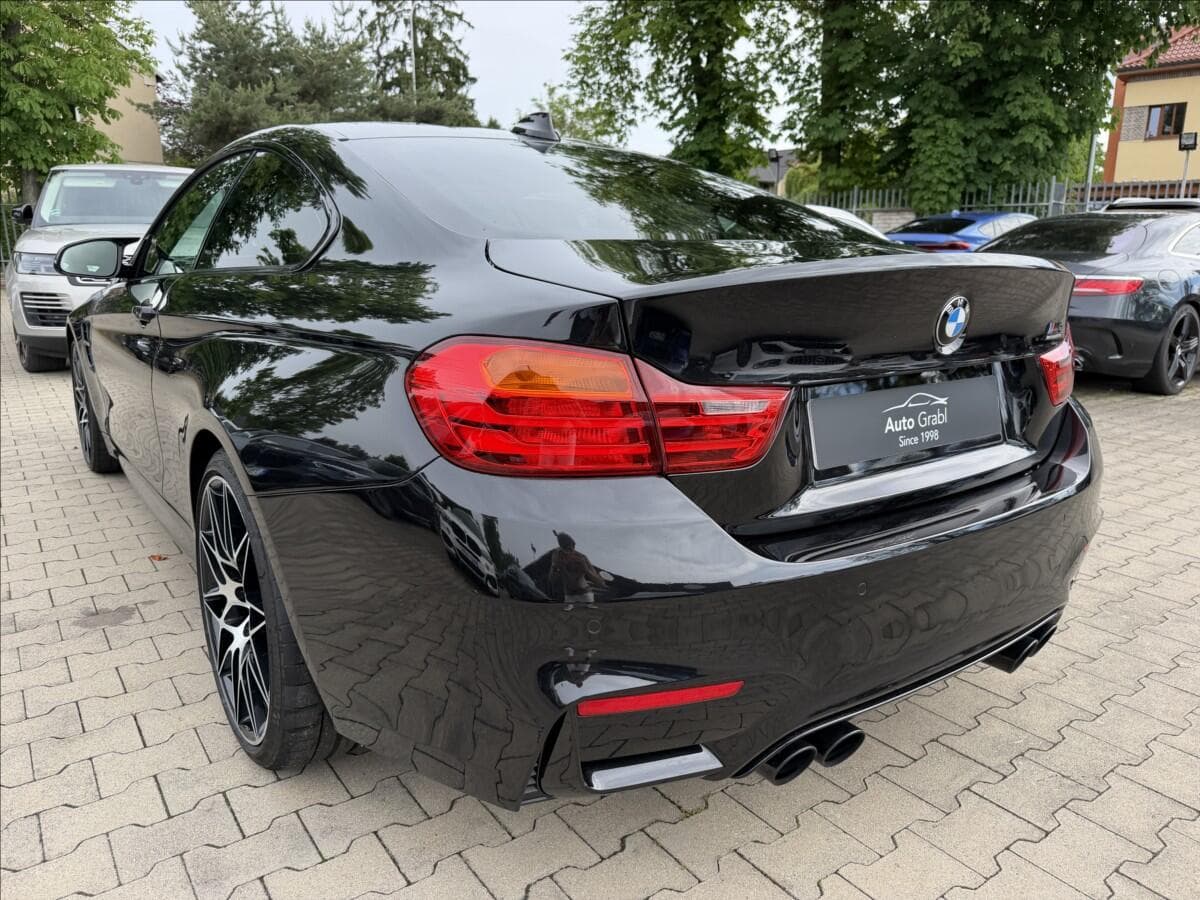 2017 BMW M4 - 7