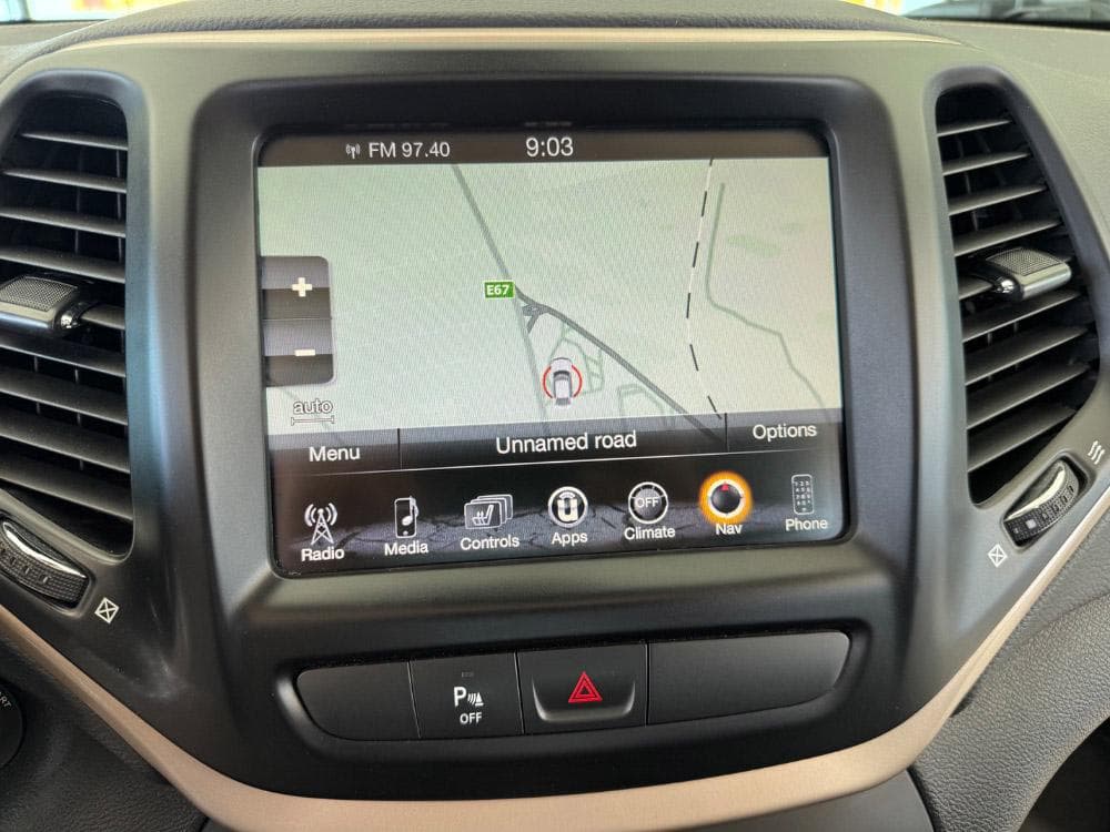 2017 Jeep CHEROKEE - 19