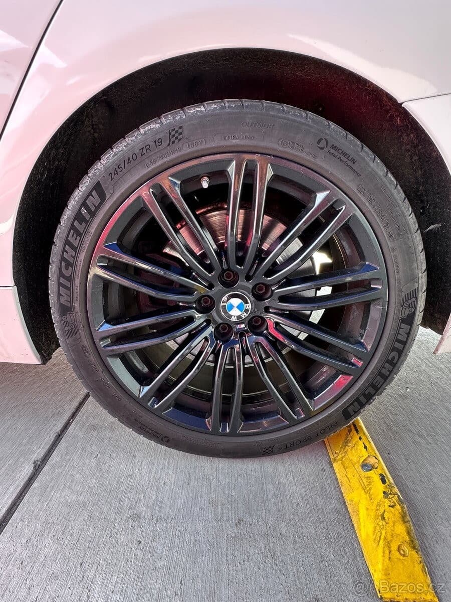 2017 BMW 5-SERIES - 10