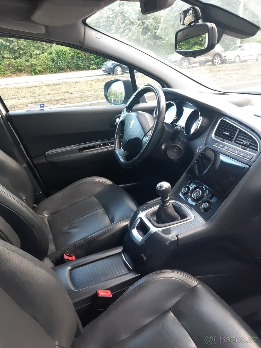 2010 Peugeot 5008 - 8