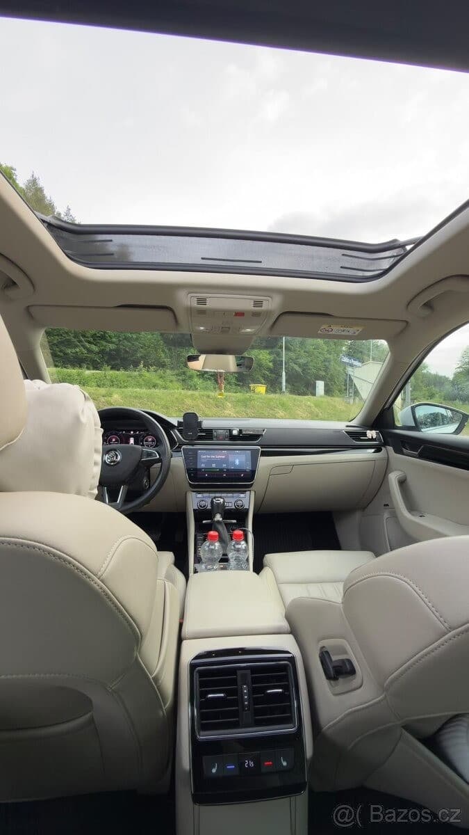 2019 Škoda SUPERB - 11