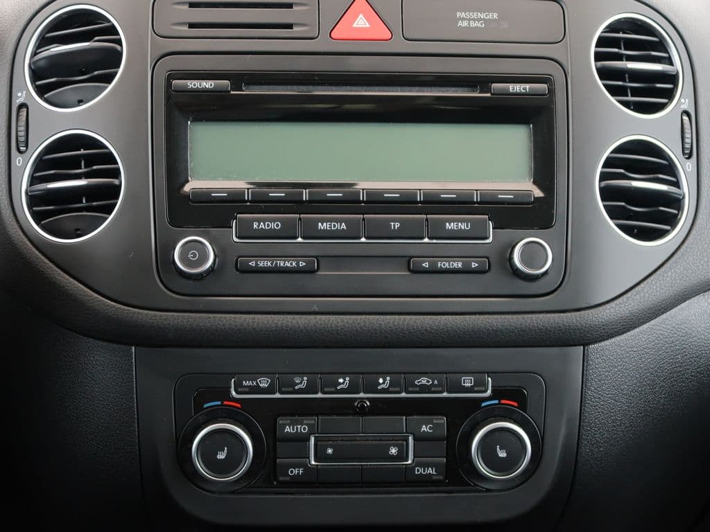 2011 Volkswagen GOLF - 16