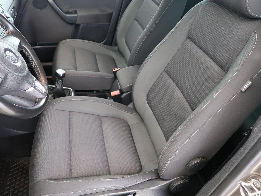 2011 Volkswagen GOLF - 9