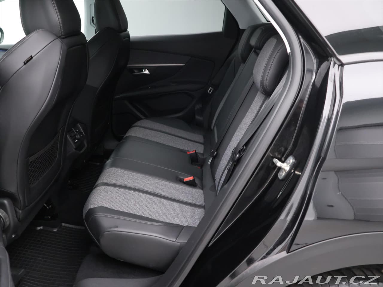 2017 Peugeot 3008 - 25
