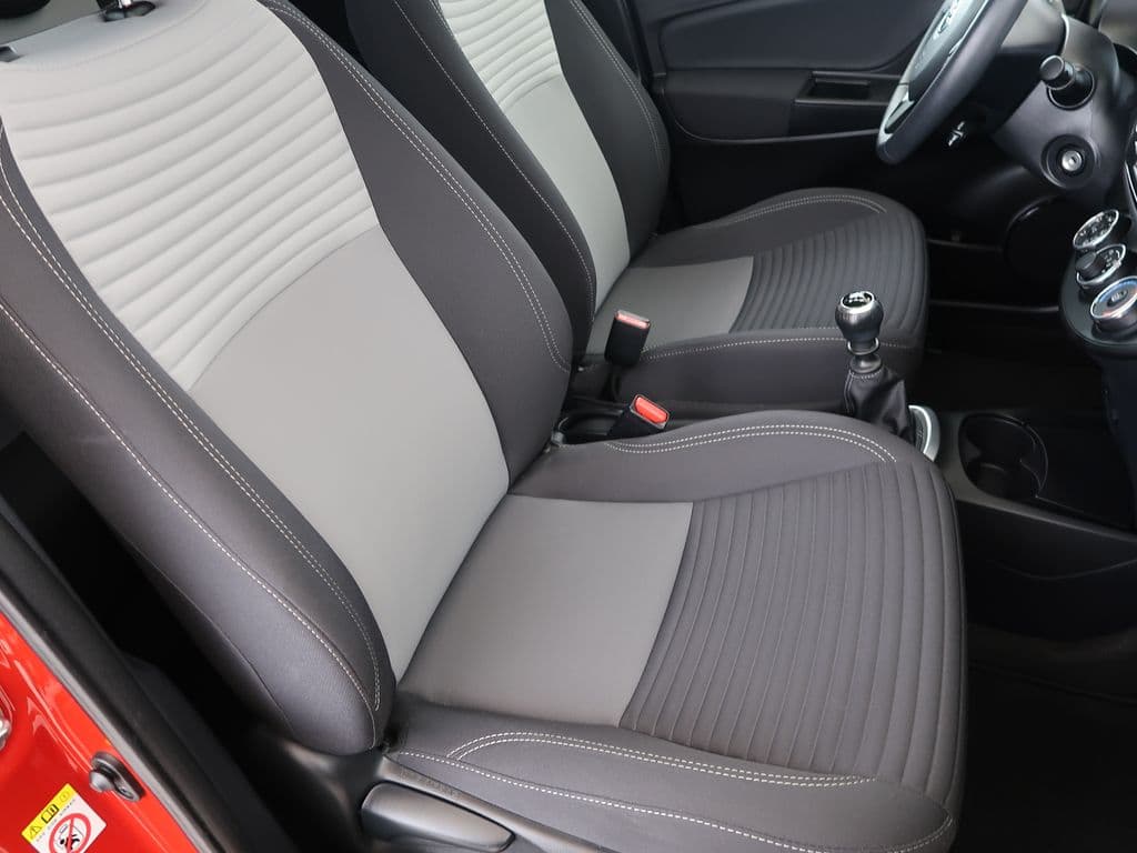 2018 Toyota YARIS - 13