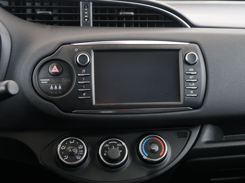 2018 Toyota YARIS - 16